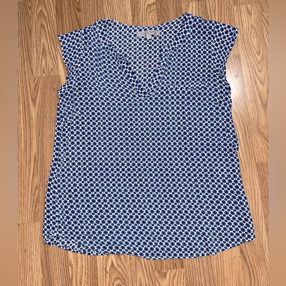 Rose and Thyme Cap Sleeve Top size Small